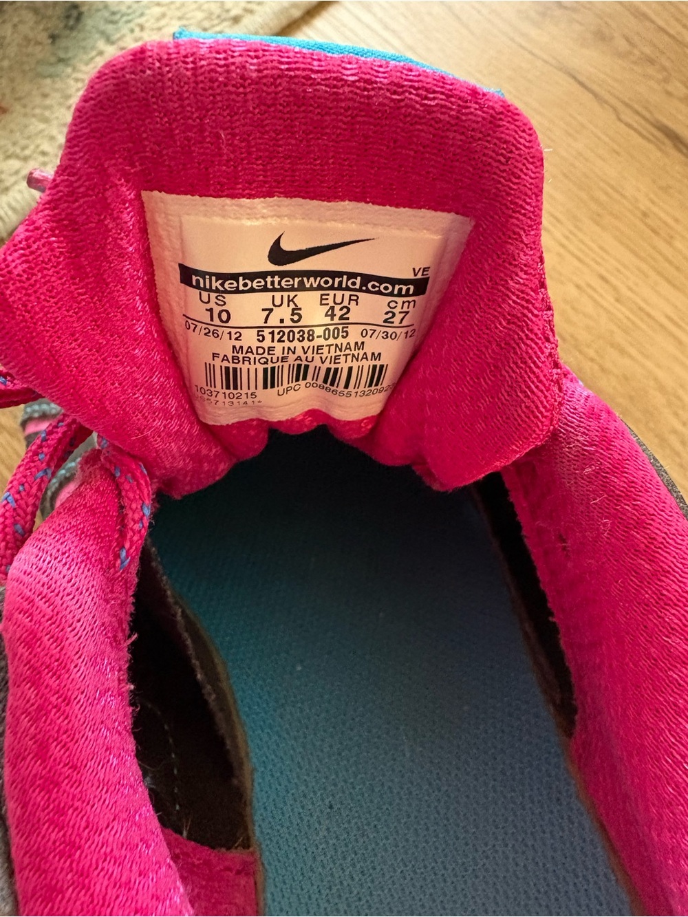 Nike Women's Alvord 10 Trail Runners in Gray and Pink - Picture 4 of 4